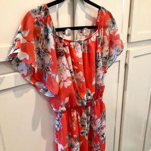 Off the shoulder floral maxi dress size: S